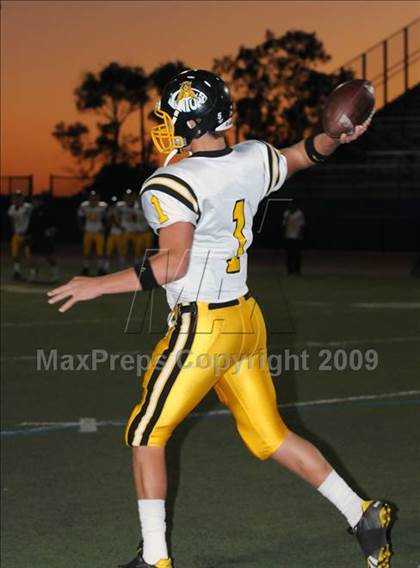 Thumbnail 2 in Ventura vs. St. Bonaventure (5 Days 2 Friday) photogallery.