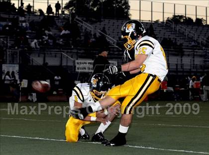 Thumbnail 3 in Ventura vs. St. Bonaventure (5 Days 2 Friday) photogallery.