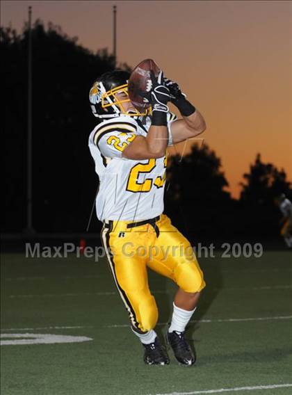 Thumbnail 2 in Ventura vs. St. Bonaventure (5 Days 2 Friday) photogallery.