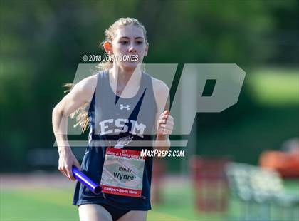 Thumbnail 1 in 2018 Loucks Games (Womens Frosh/Soph DMR) photogallery.