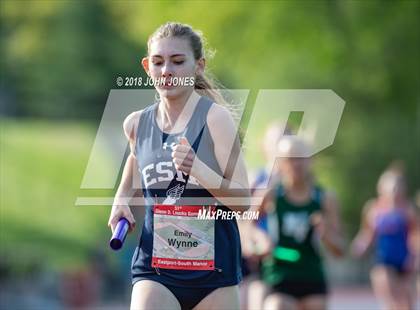 Thumbnail 2 in 2018 Loucks Games (Womens Frosh/Soph DMR) photogallery.