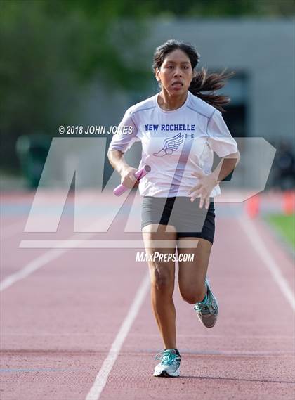 Thumbnail 3 in 2018 Loucks Games (Womens Frosh/Soph DMR) photogallery.