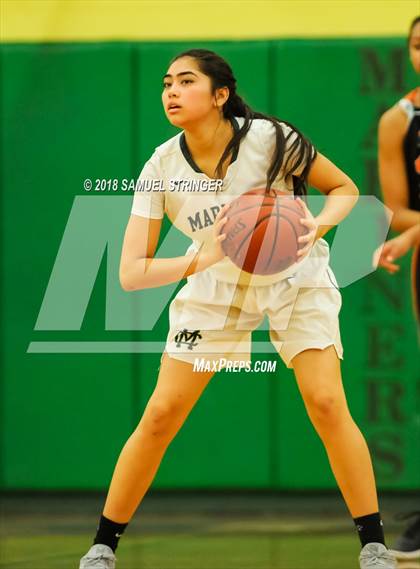 Thumbnail 2 in Washington @ Moreau Catholic photogallery.
