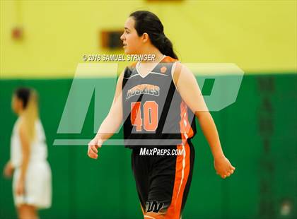 Thumbnail 2 in Washington @ Moreau Catholic photogallery.