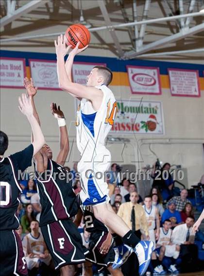 Thumbnail 3 in Fulton @ Gatlinburg-Pittman photogallery.