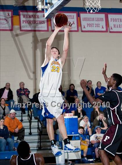 Thumbnail 3 in Fulton @ Gatlinburg-Pittman photogallery.