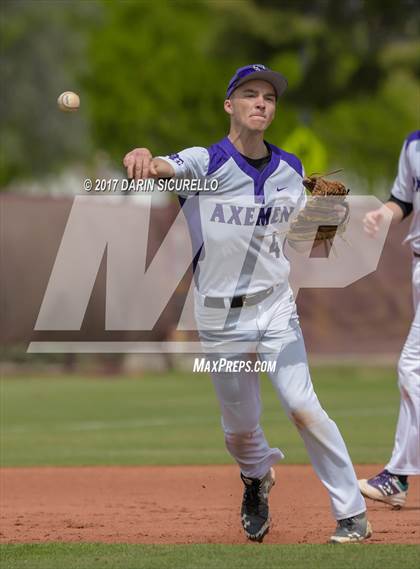 Thumbnail 1 in South Eugene @ Mountain Ridge (Coach Bob Invitational) photogallery.