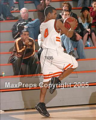 Thumbnail 2 in Pioneer vs. Roseville (Roseville Tiger Challenge) photogallery.