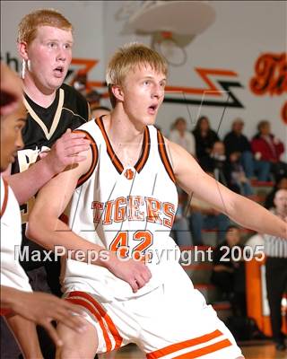 Thumbnail 3 in Pioneer vs. Roseville (Roseville Tiger Challenge) photogallery.