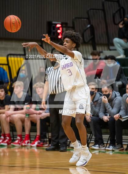 Thumbnail 2 in Garfield vs King's (Hardwood Invite 1st Round) photogallery.