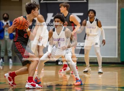 Thumbnail 3 in Garfield vs King's (Hardwood Invite 1st Round) photogallery.