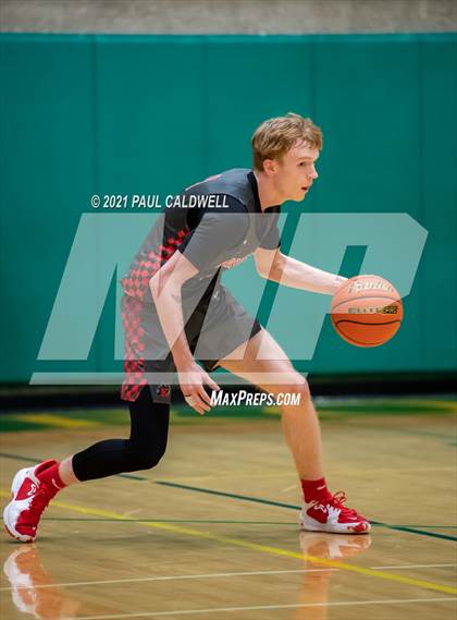 Thumbnail 2 in Garfield vs King's (Hardwood Invite 1st Round) photogallery.