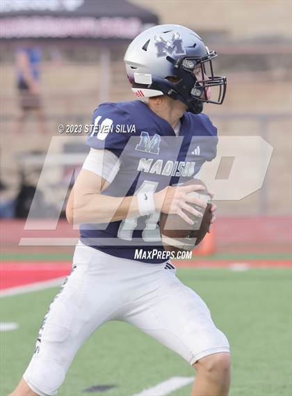Thumbnail 2 in Madison vs. Oak Ridge (Honor Bowl) photogallery.
