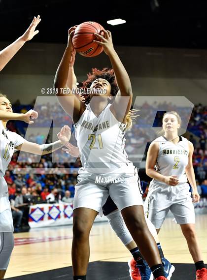 Thumbnail 3 in Jonesboro vs. Greenwood (AAA 6A Final) photogallery.