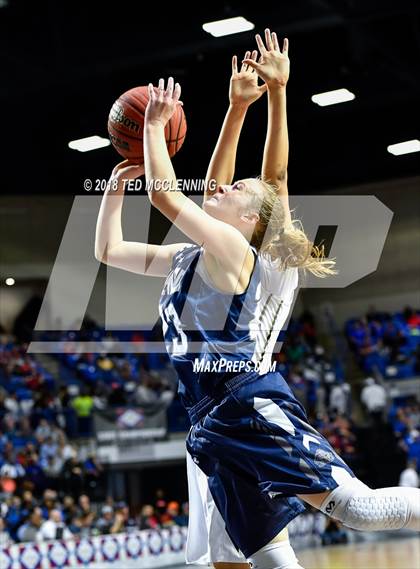 Thumbnail 2 in Jonesboro vs. Greenwood (AAA 6A Final) photogallery.