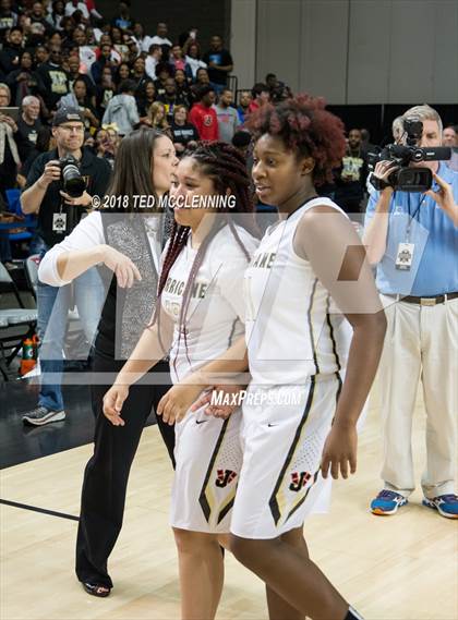 Thumbnail 3 in Jonesboro vs. Greenwood (AAA 6A Final) photogallery.