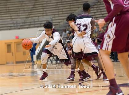 Thumbnail 2 in St. Anthony vs. Highlands (SAISD Tournament) photogallery.