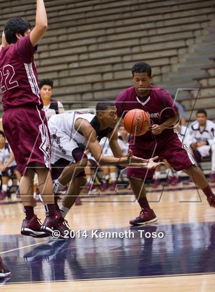 Thumbnail 2 in St. Anthony vs. Highlands (SAISD Tournament) photogallery.