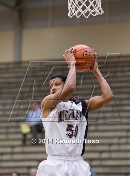 Thumbnail 1 in St. Anthony vs. Highlands (SAISD Tournament) photogallery.