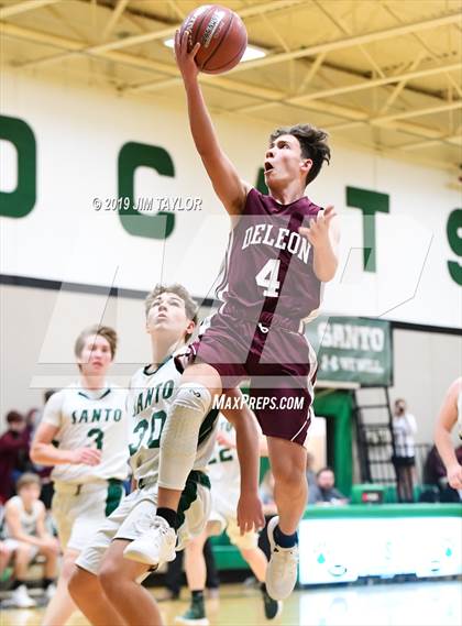 Thumbnail 2 in JV: De Leon @ Santo photogallery.