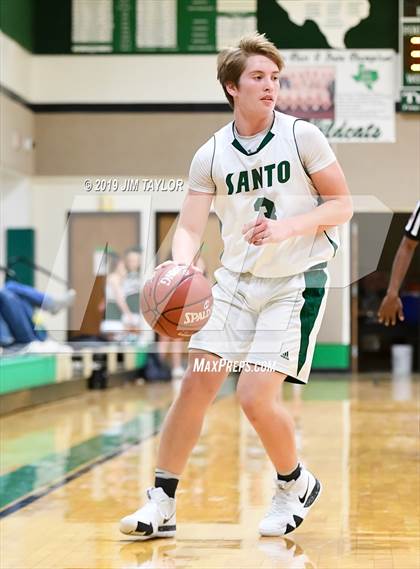 Thumbnail 3 in JV: De Leon @ Santo photogallery.