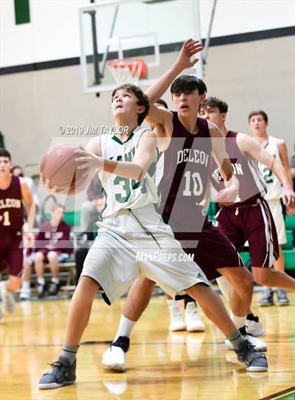 Thumbnail 3 in JV: De Leon @ Santo photogallery.