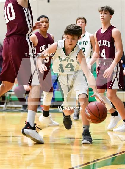 Thumbnail 3 in JV: De Leon @ Santo photogallery.