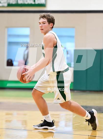 Thumbnail 3 in JV: De Leon @ Santo photogallery.