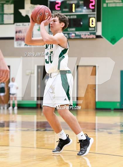 Thumbnail 3 in JV: De Leon @ Santo photogallery.