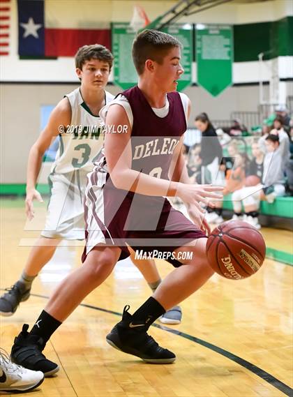 Thumbnail 2 in JV: De Leon @ Santo photogallery.