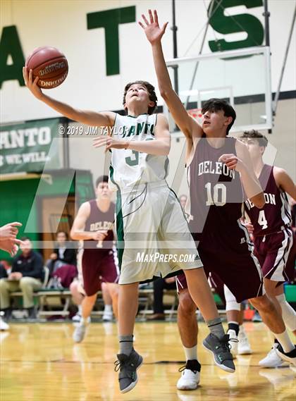 Thumbnail 2 in JV: De Leon @ Santo photogallery.