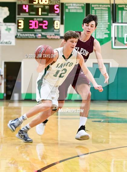 Thumbnail 1 in JV: De Leon @ Santo photogallery.