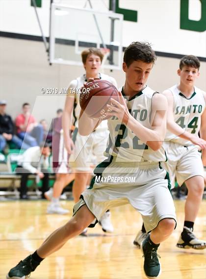 Thumbnail 1 in JV: De Leon @ Santo photogallery.