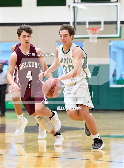 Thumbnail 3 in JV: De Leon @ Santo photogallery.