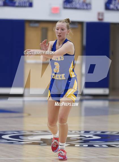 Thumbnail 2 in Macks Creek vs South Iron (Bill Rowe's Queen City Showcase) photogallery.