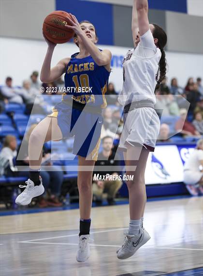Thumbnail 3 in Macks Creek vs South Iron (Bill Rowe's Queen City Showcase) photogallery.
