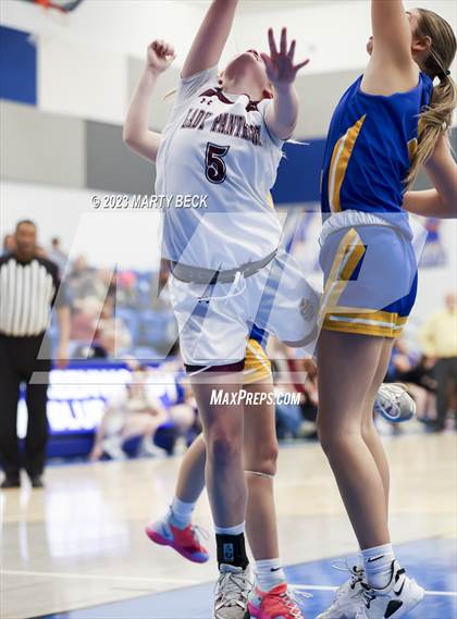 Thumbnail 2 in Macks Creek vs South Iron (Bill Rowe's Queen City Showcase) photogallery.