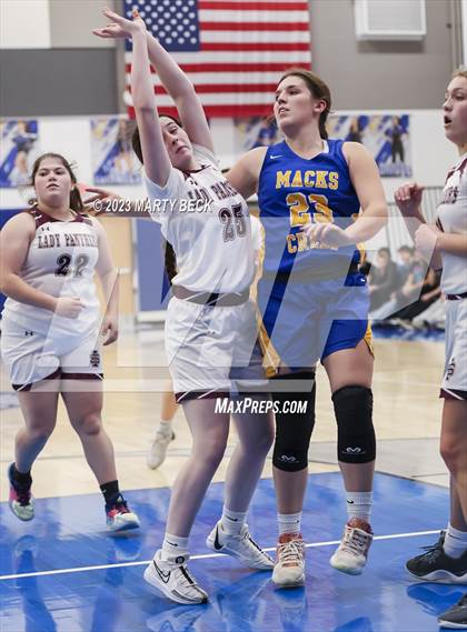Thumbnail 3 in Macks Creek vs South Iron (Bill Rowe's Queen City Showcase) photogallery.