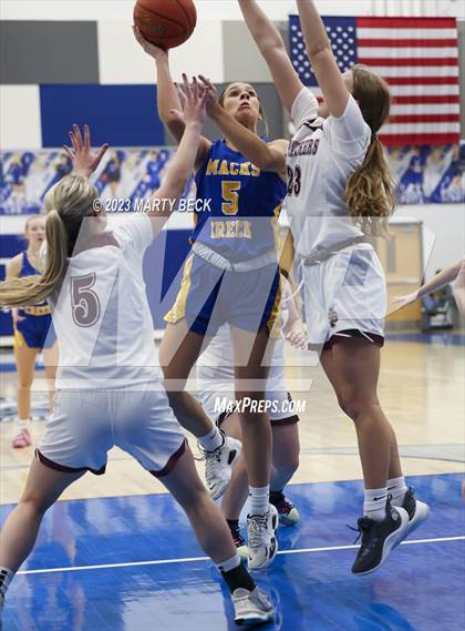 Thumbnail 3 in Macks Creek vs South Iron (Bill Rowe's Queen City Showcase) photogallery.