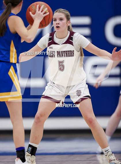 Thumbnail 1 in Macks Creek vs South Iron (Bill Rowe's Queen City Showcase) photogallery.