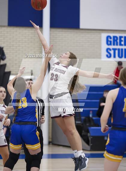 Thumbnail 2 in Macks Creek vs South Iron (Bill Rowe's Queen City Showcase) photogallery.
