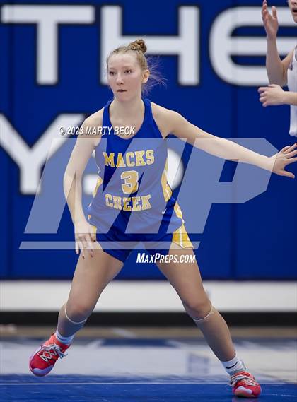 Thumbnail 3 in Macks Creek vs South Iron (Bill Rowe's Queen City Showcase) photogallery.