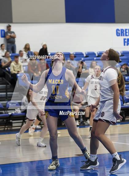 Thumbnail 3 in Macks Creek vs South Iron (Bill Rowe's Queen City Showcase) photogallery.