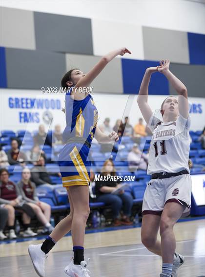 Thumbnail 2 in Macks Creek vs South Iron (Bill Rowe's Queen City Showcase) photogallery.