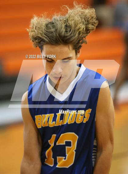 Thumbnail 3 in Grand Saline vs Chapel Hill photogallery.