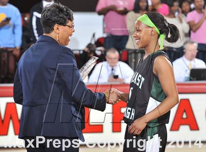 Thumbnail 3 in Myers Park vs. Southeast Raleigh (NCHSAA 4A Final) photogallery.