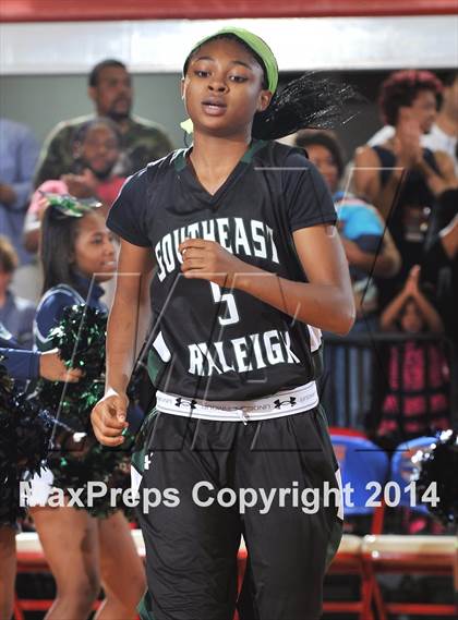 Thumbnail 3 in Myers Park vs. Southeast Raleigh (NCHSAA 4A Final) photogallery.