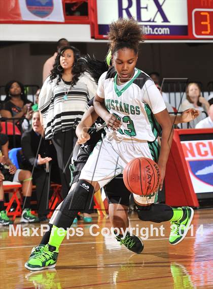 Thumbnail 3 in Myers Park vs. Southeast Raleigh (NCHSAA 4A Final) photogallery.