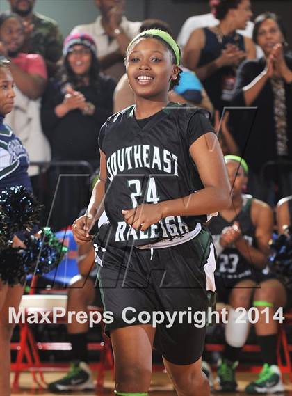 Thumbnail 2 in Myers Park vs. Southeast Raleigh (NCHSAA 4A Final) photogallery.