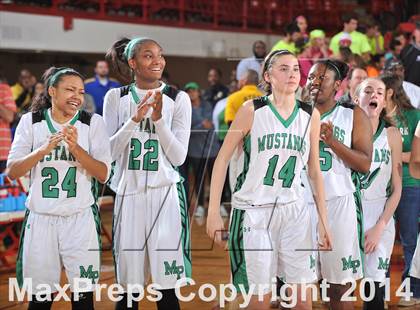 Thumbnail 3 in Myers Park vs. Southeast Raleigh (NCHSAA 4A Final) photogallery.